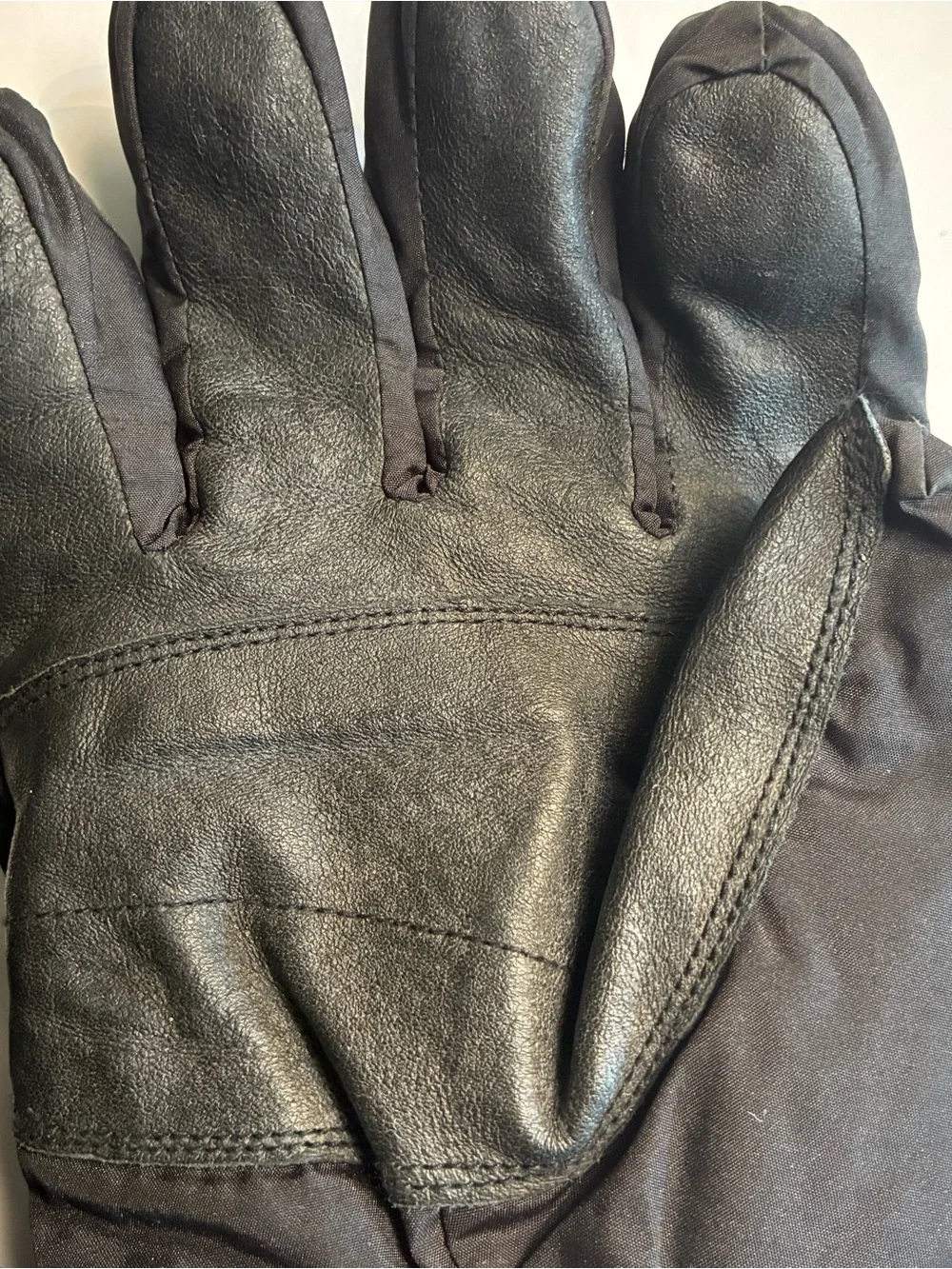 Gordini Black Insulated Ski Gloves with Adjustable Wrist Straps Women’s Small